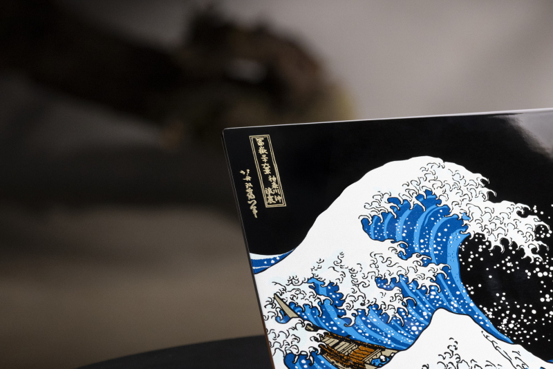 MSI выпустила лимитированный ноутбук Prestige 13 AI+ Ukiyo-e Edition с японской гравюрой на крышке