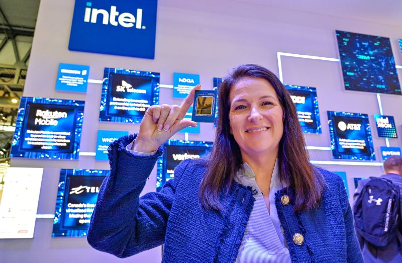 В Intel — масштабные кадровые перестановки: сменились руководители клиентского и серверного сегментов