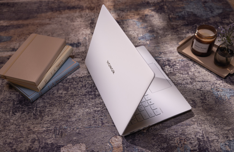 Флагманский ноутбук Honor MagicBook Pro 14 поступил в продажу в России по цене от 160 тыс. рублей