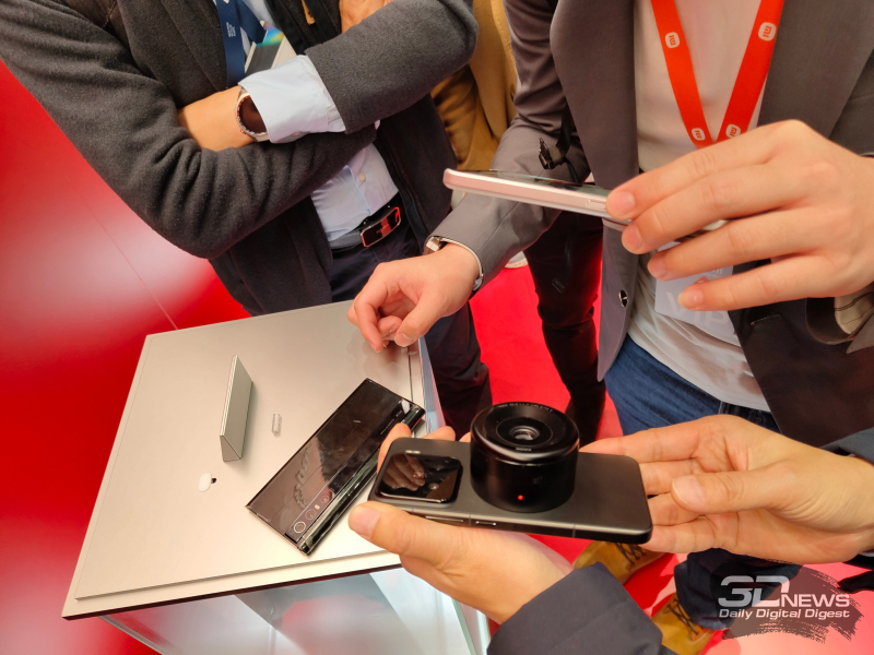 Xiaomi показала съёмную магнитную камеру для смартфона — с большим объективом и сенсором Type 4/3