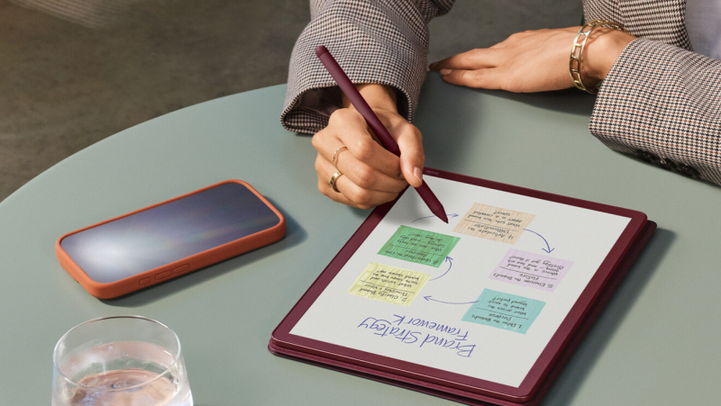 Amazon представила 11-дюймовые ридеры Kindle Scribe и Kindle Scribe Colorsoft с ИИ и ценой от $430
